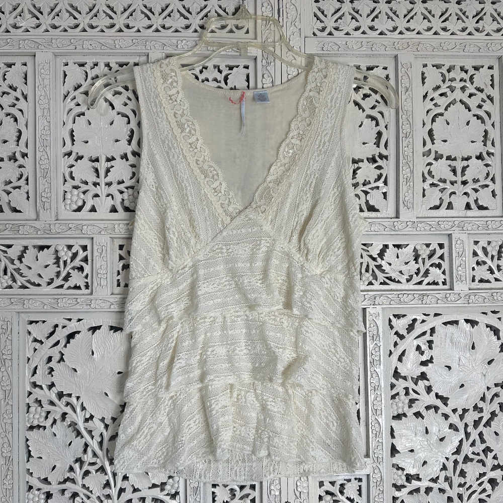 Ric‎ Rac cream lace coquette cottagecore v neck tank top size medium
